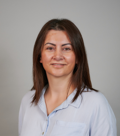 Portrait of Gülten Campinari, founder of HyAgentX Exchange